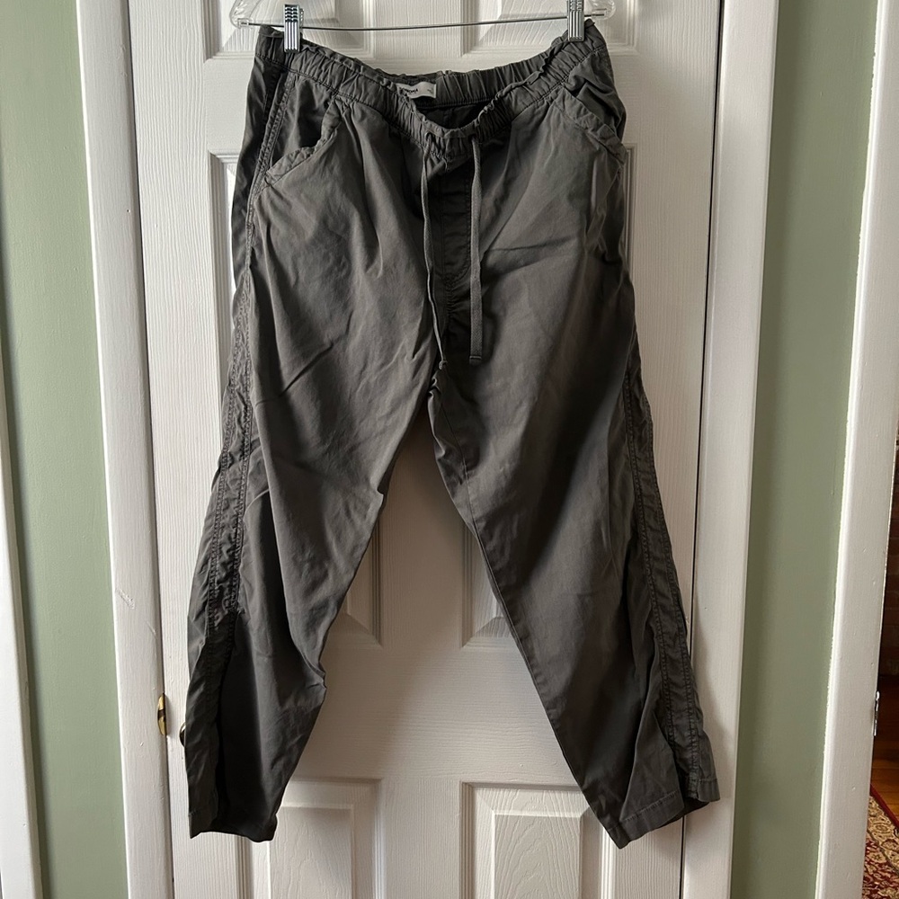 Kohls Sonoma gray twill capri pants